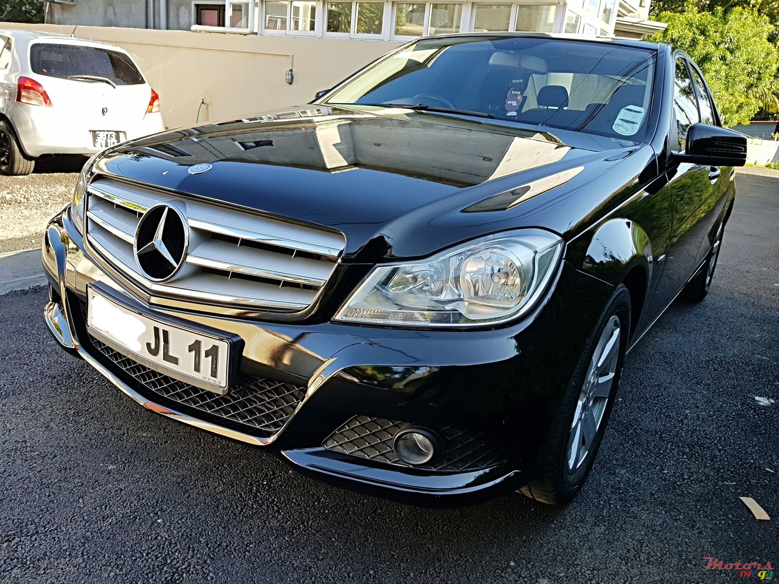 2011' Mercedes-Benz c 180 kompressor photo #2