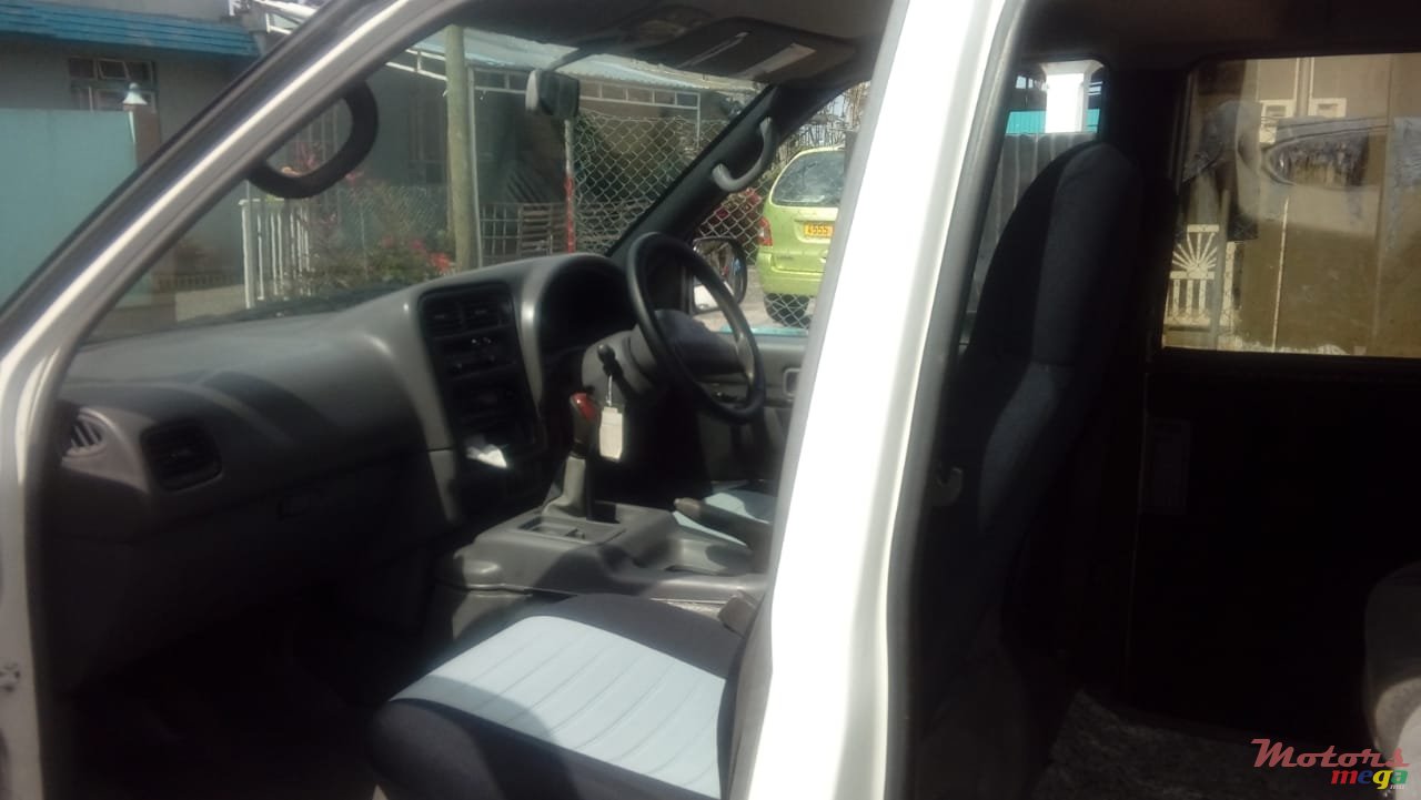 1998' Nissan Serena photo #4