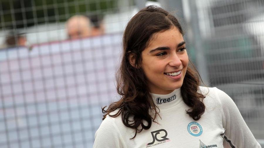Jamie Chadwick racks up first superlicense points to race in F1