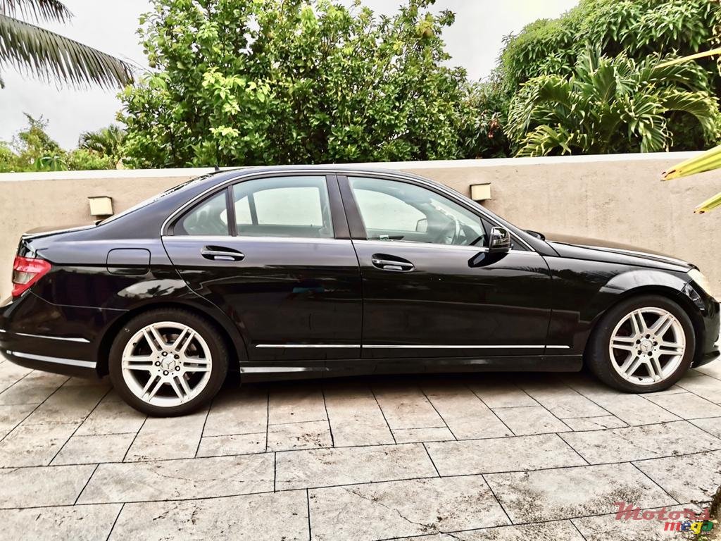 2009' Mercedes-Benz photo #3