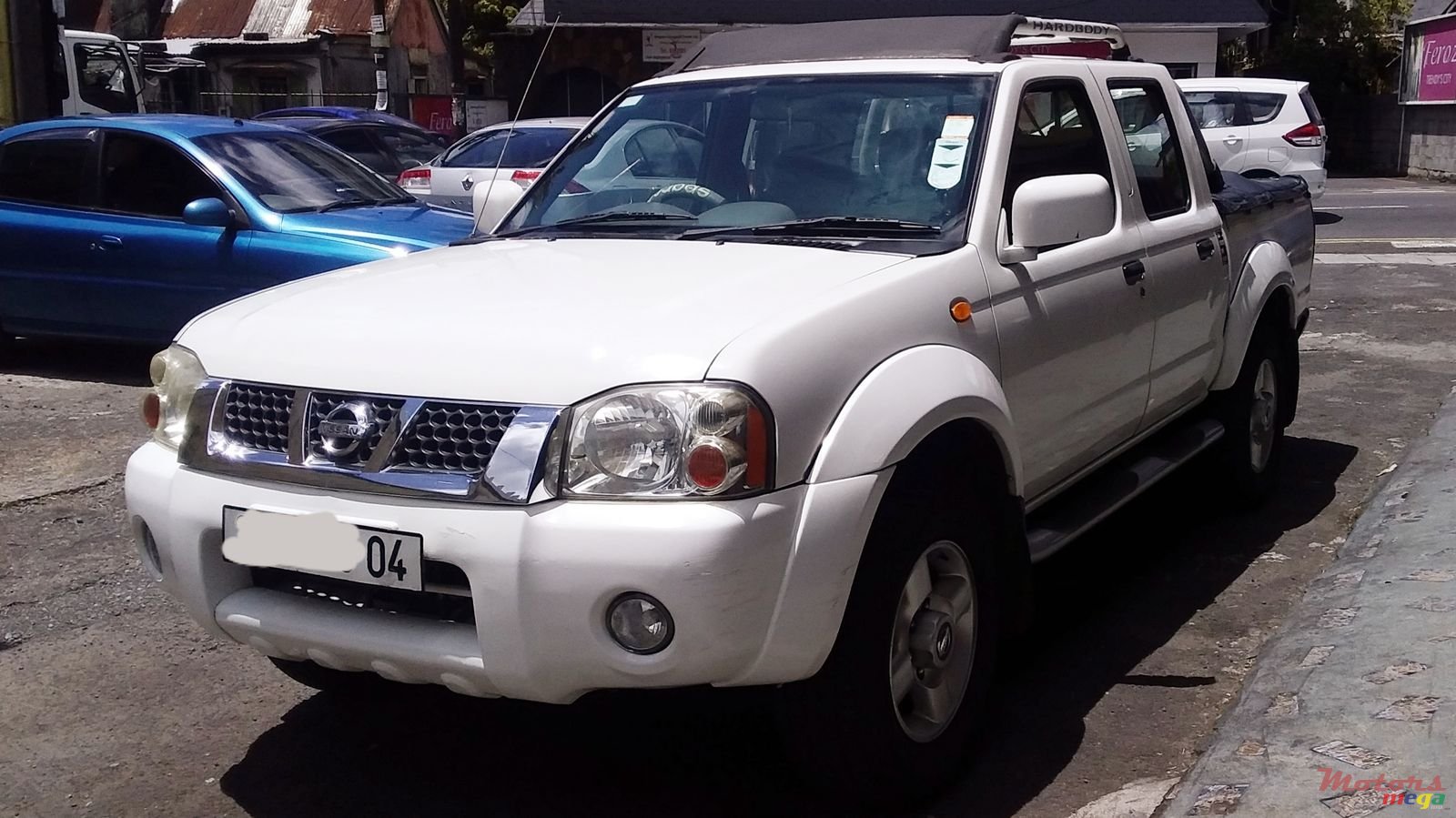 2004' Nissan Hardbody 2X4 photo #2