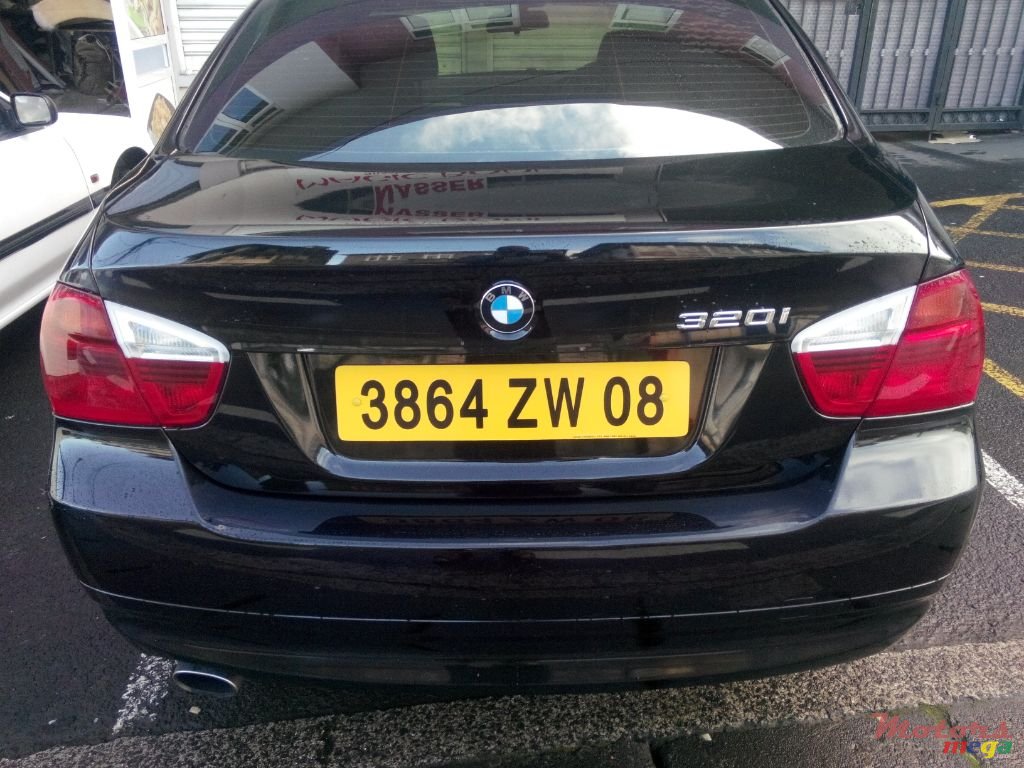 2008' BMW 320 photo #2