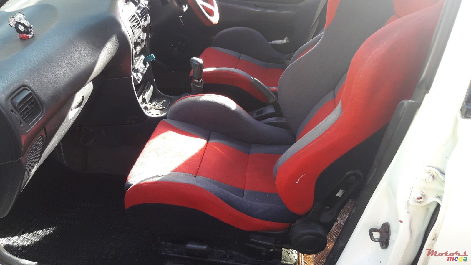 1992' Nissan photo #2