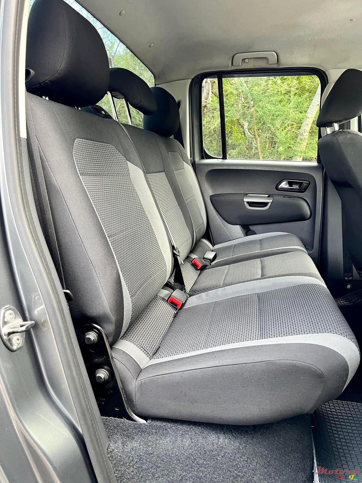 2018' Volkswagen Amarok photo #5