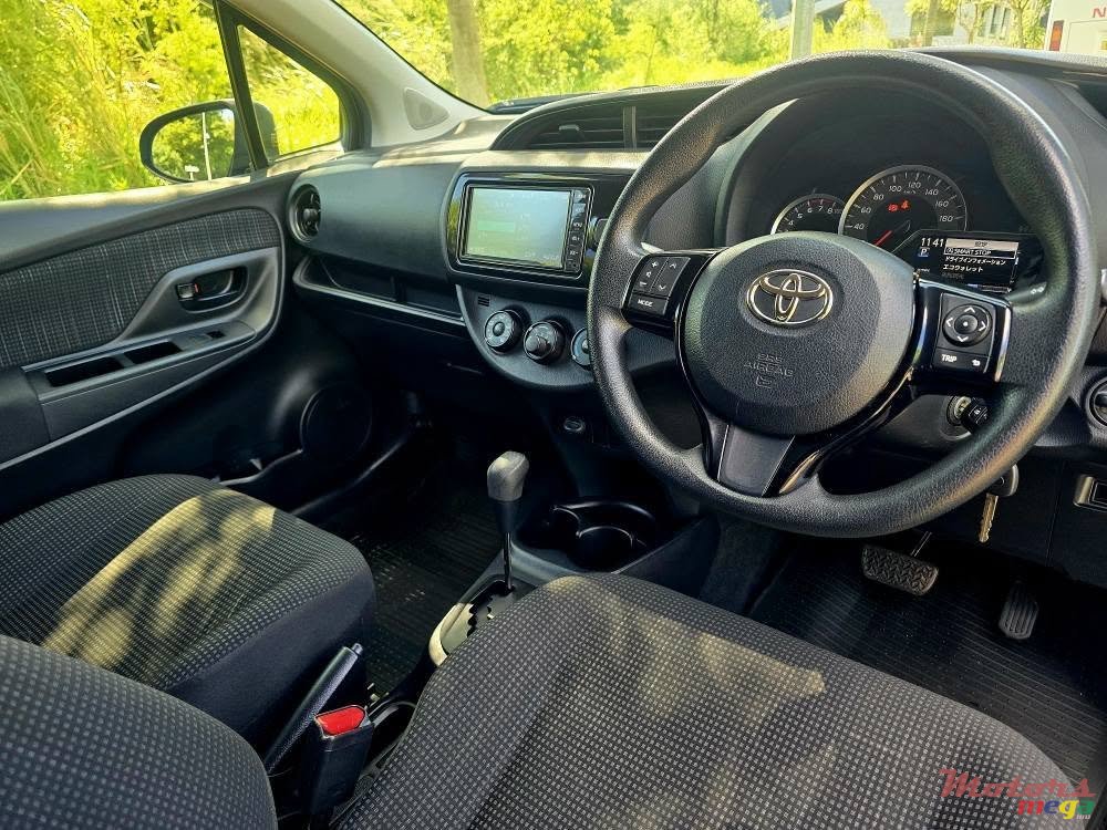 2019' Toyota Vitz photo #7
