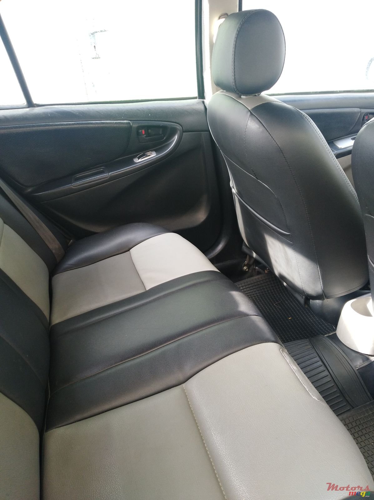 2005' Toyota photo #4