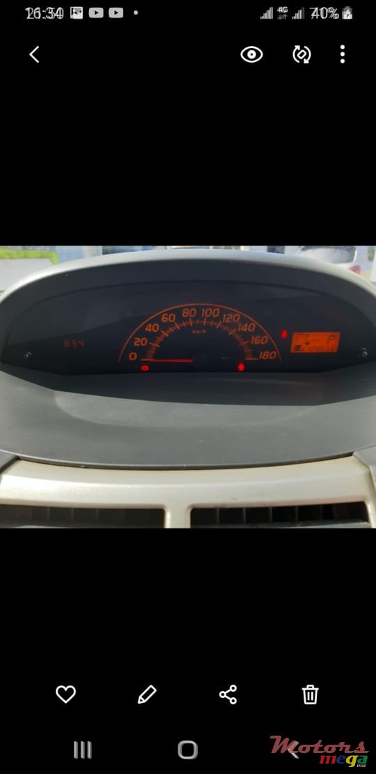 2008' Toyota Vitz photo #3