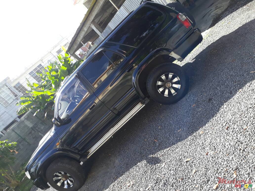 1997' Toyota Hilux Surf photo #1