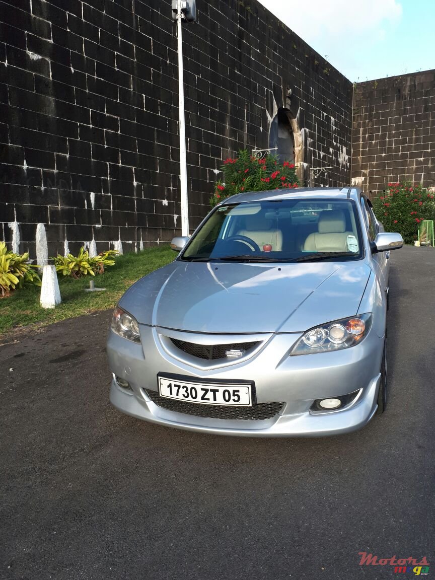 2005' Mazda 3 Axela photo #3
