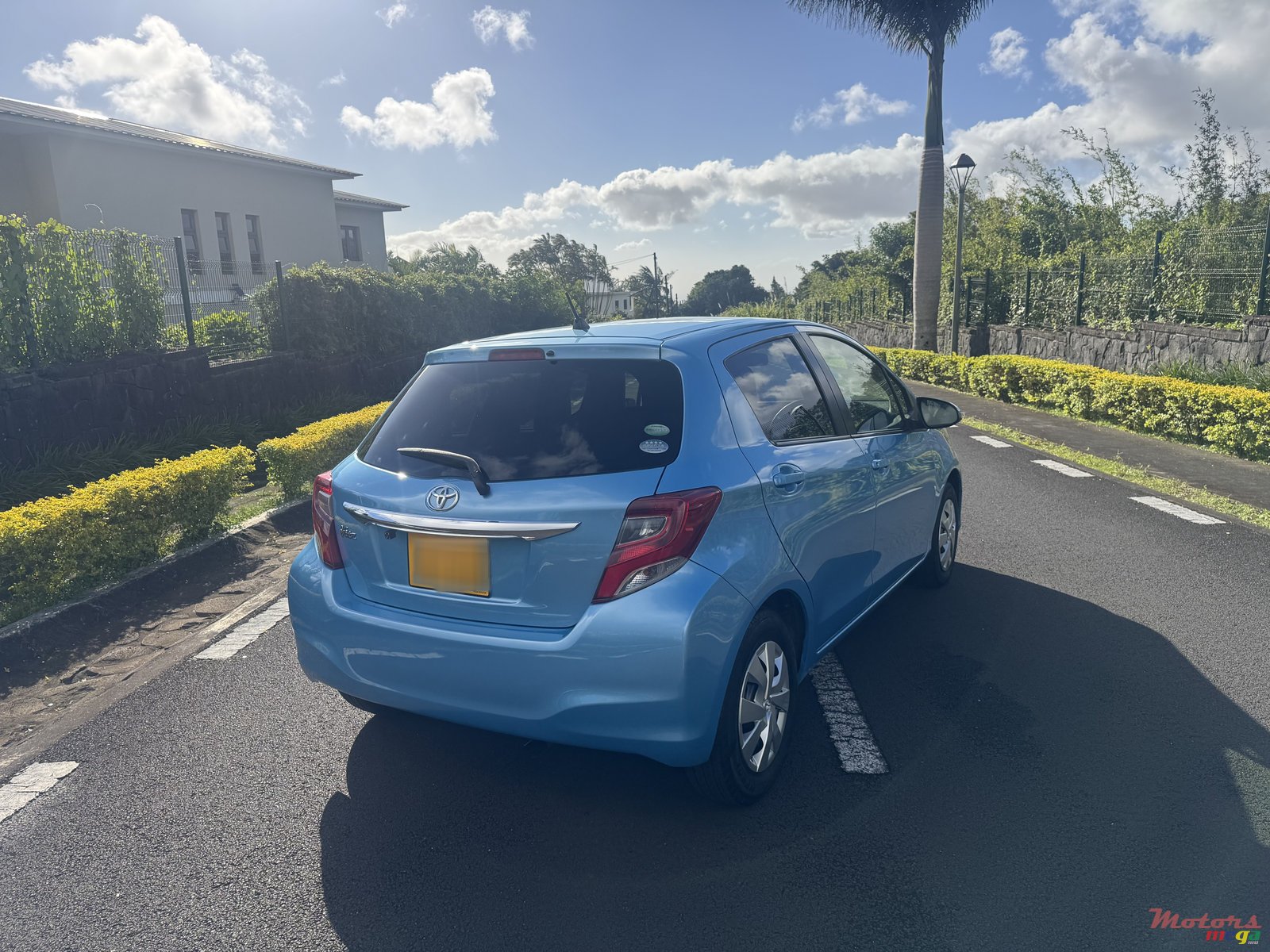 2016' Toyota Vitz 1300cc photo #4