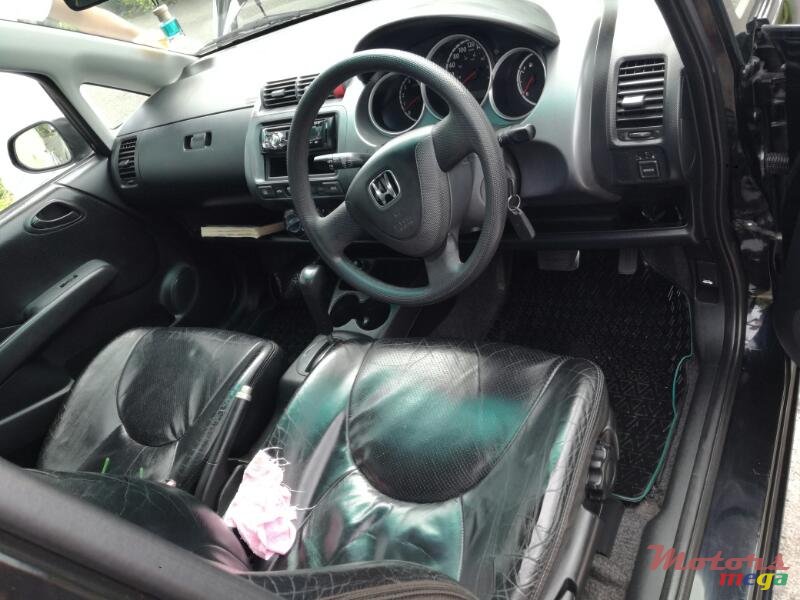 2004' Honda Jazz photo #3