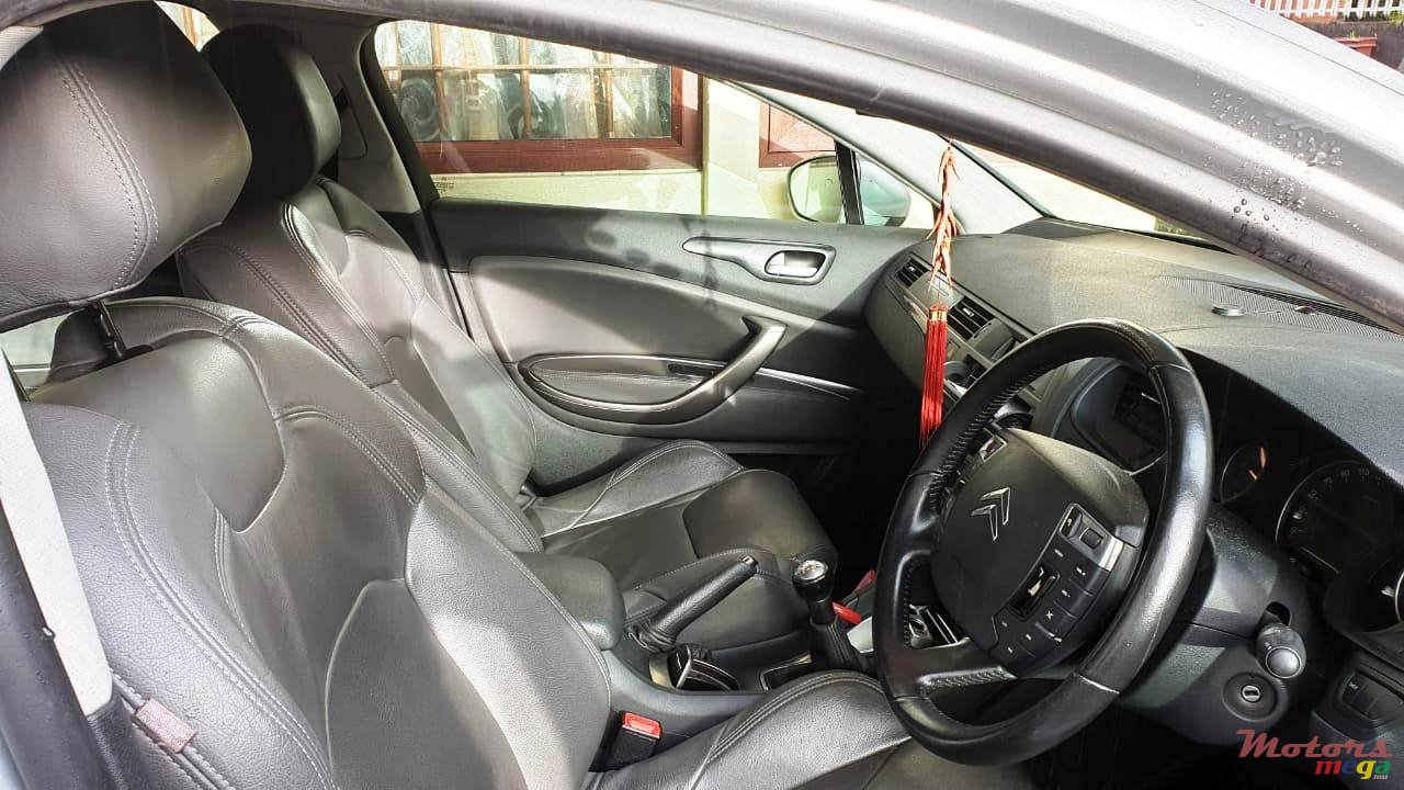 2009' Citroen C5 photo #2