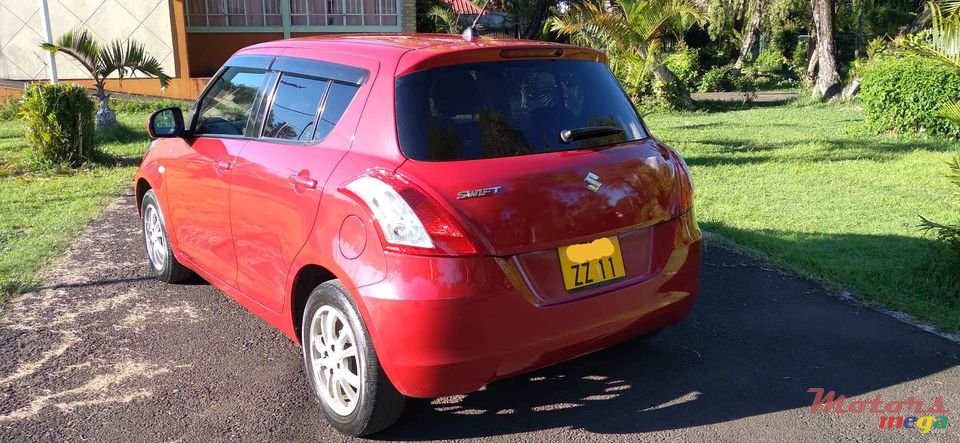 2011' Suzuki Swift photo #3