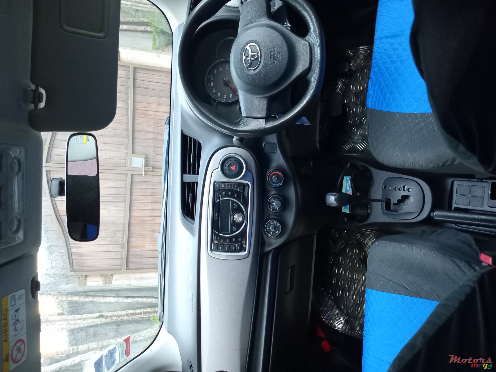 2014' Toyota Vitz photo #6