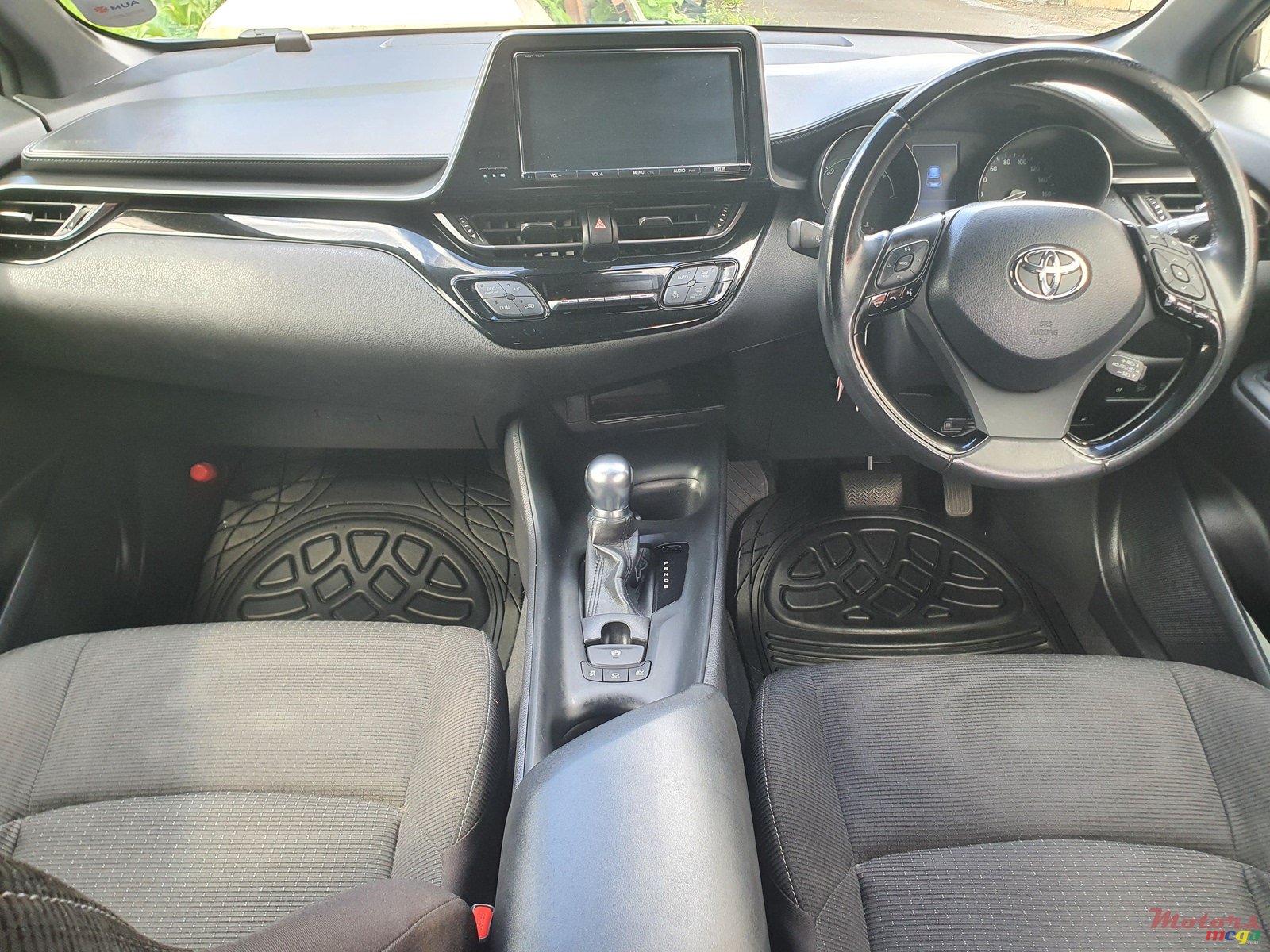 2016' Toyota C-HR photo #2