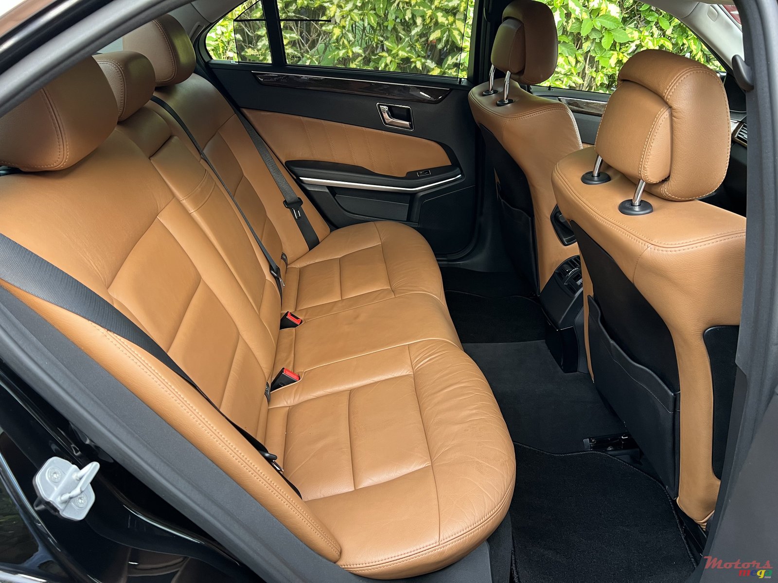 2009' Mercedes-Benz E 250 photo #7