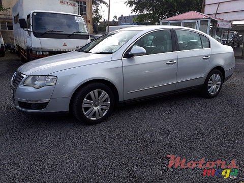 2007' Volkswagen Passat photo #1