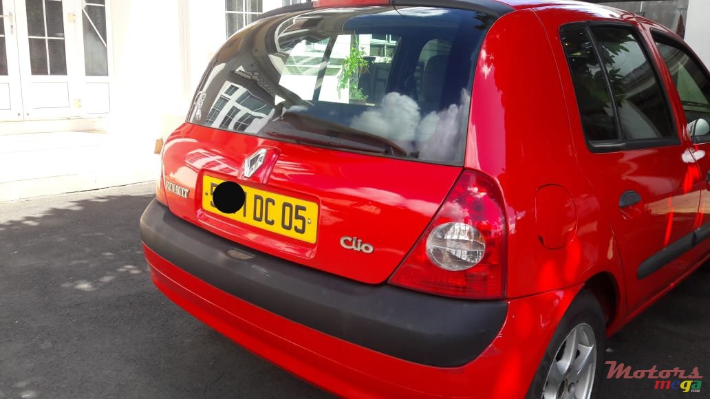 2005' Renault Clio photo #4