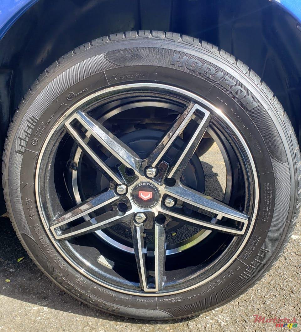 2012' Suzuki Swift photo #4