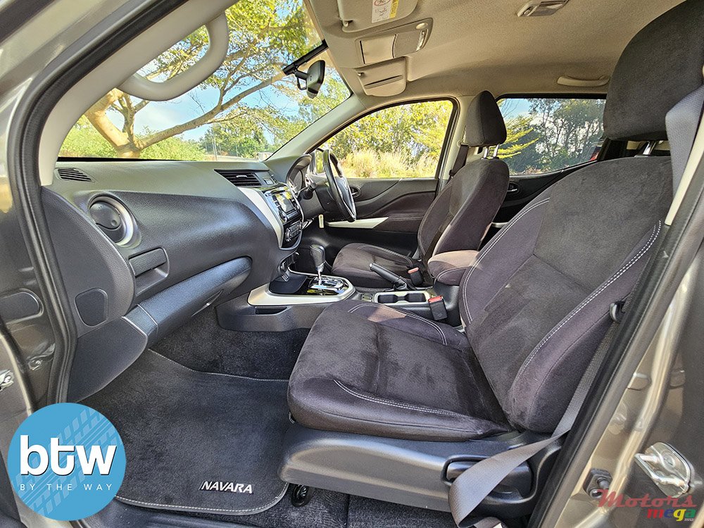 2019' Nissan Navara photo #5