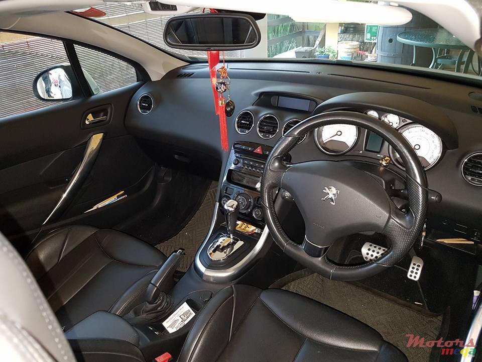 2011' Peugeot 308 photo #4