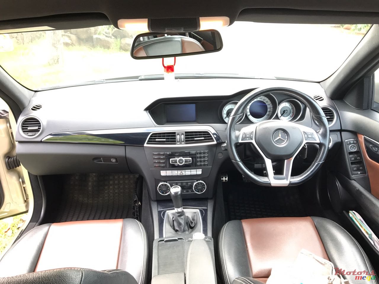 2012' Mercedes-Benz C 180 AMG photo #7