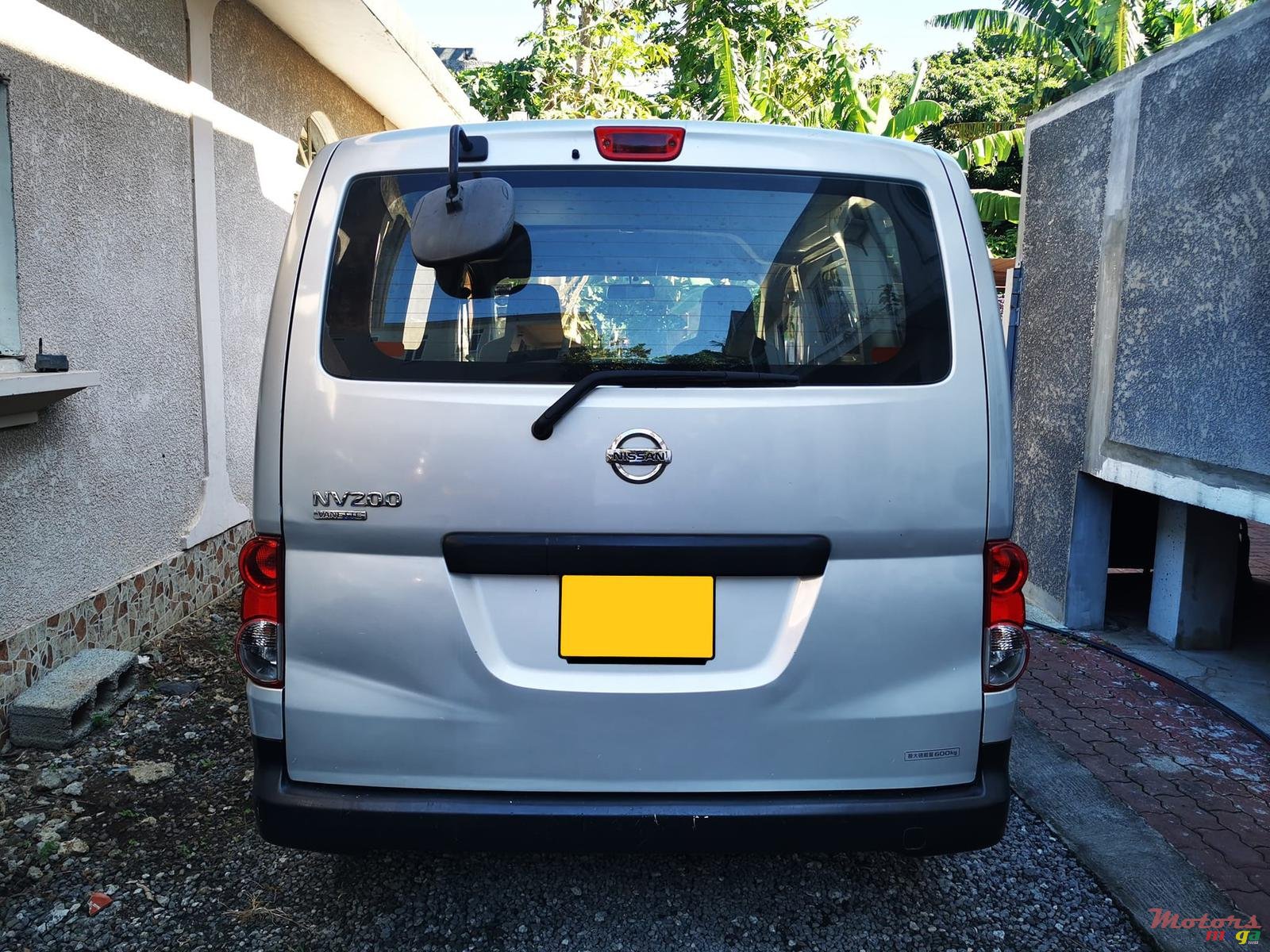 2011' Nissan NV200 Goods Vehicle photo #3