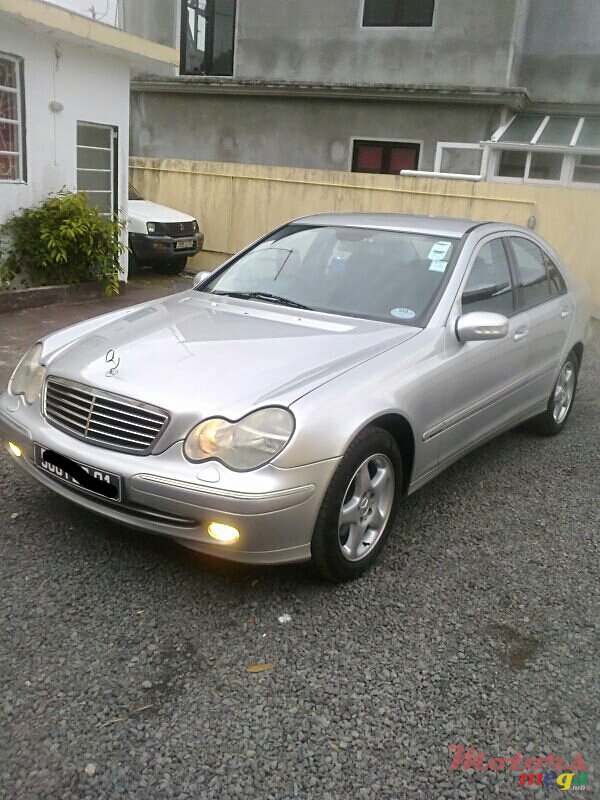 2001' Mercedes-Benz C-Class AVANTGARDE C180 photo #2