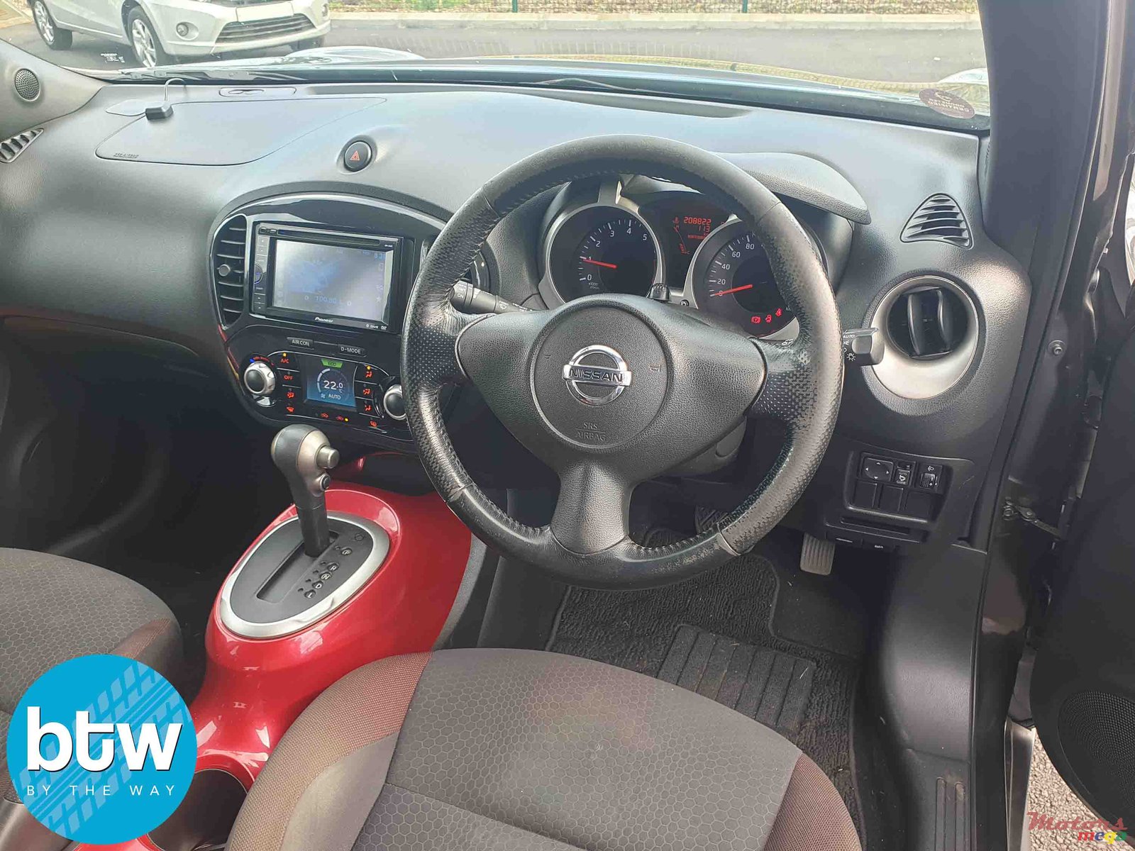 2011' Nissan Juke photo #7