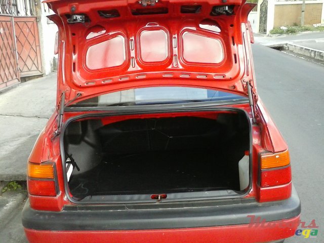 1995' Volkswagen Vento photo #4