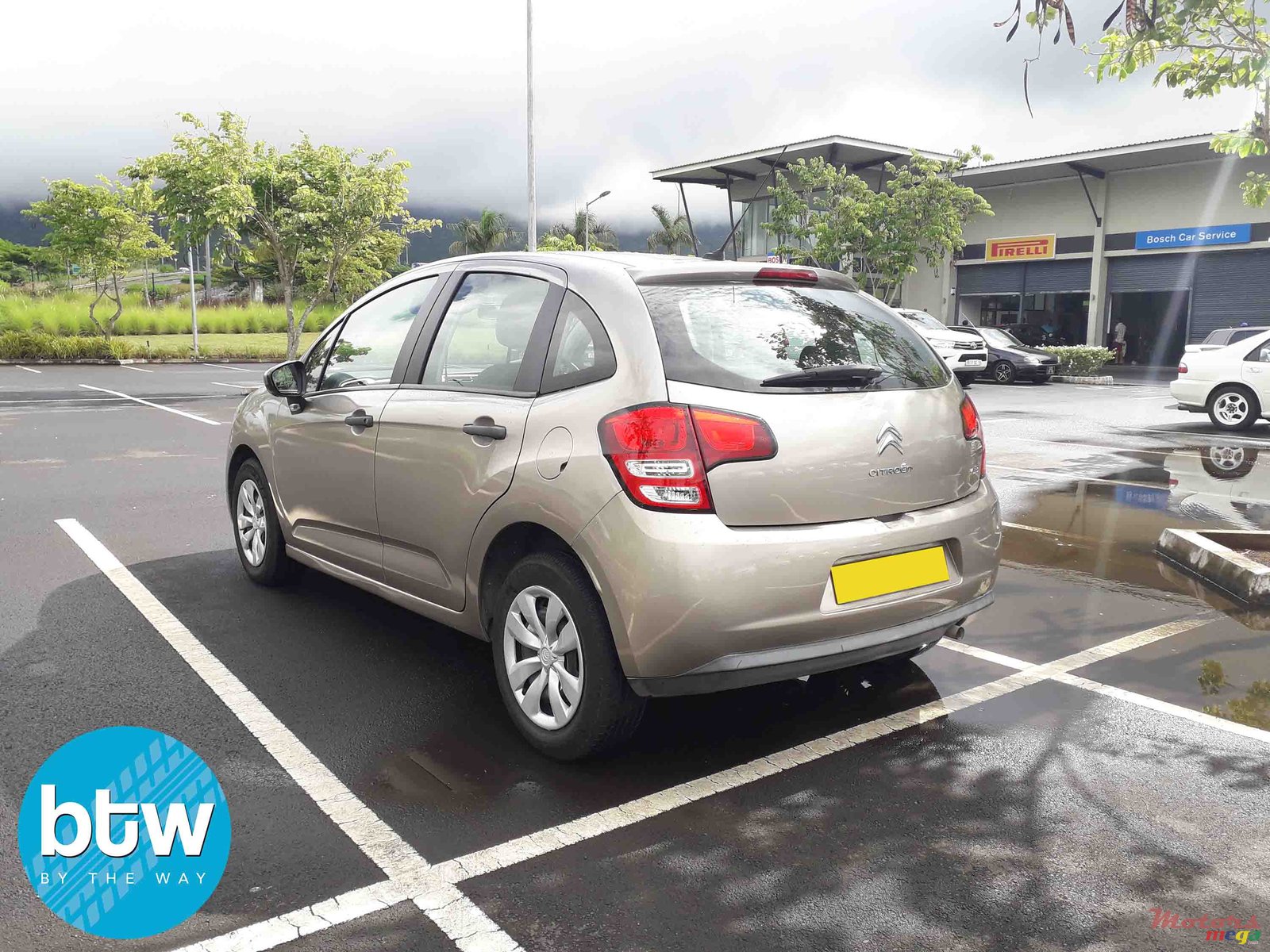 2011' Citroen C3 photo #2