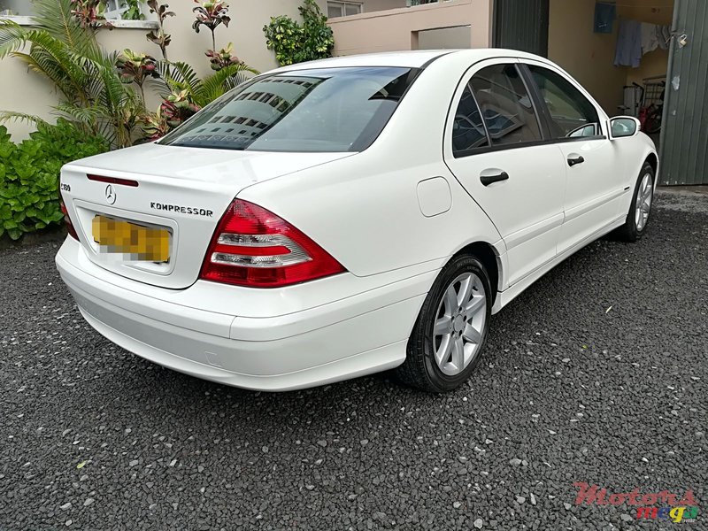 2005' Mercedes-Benz C-Class photo #5