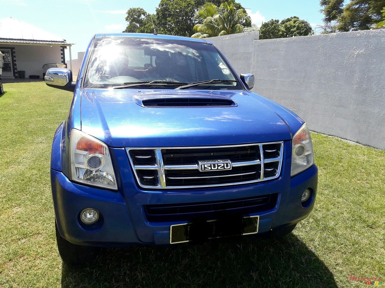 2009' Isuzu KB Series KB 300 LX photo #1