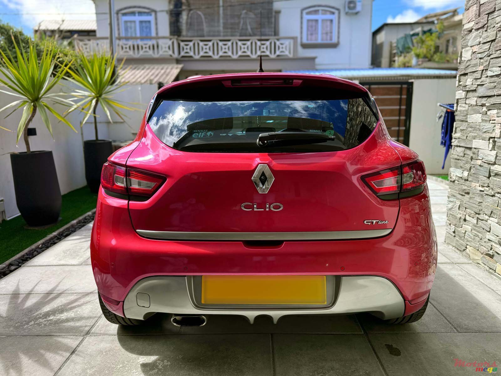 2015' Renault Clio photo #3