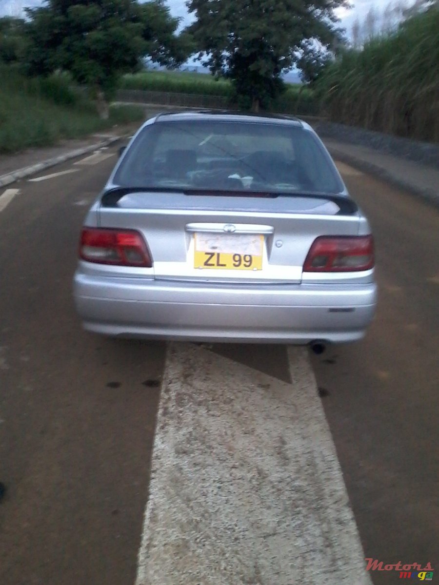 1999' Toyota Carina sedan photo #2