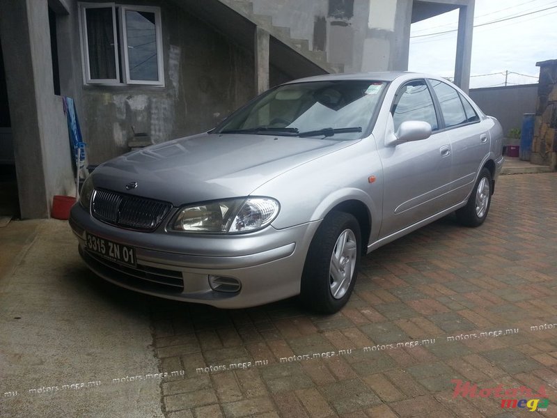 2001' Nissan photo #1