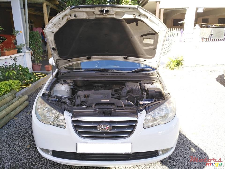 2010' Hyundai Elantra photo #5