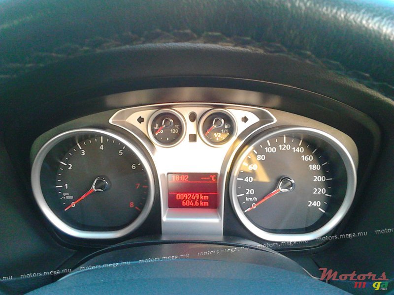 2011' Ford Focus photo #4