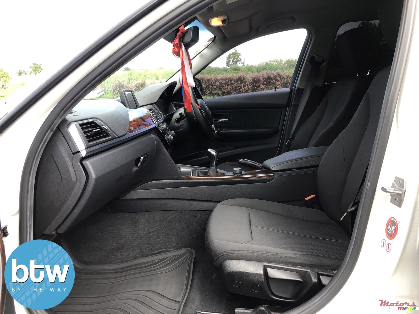 2016' BMW 3 Series photo #5