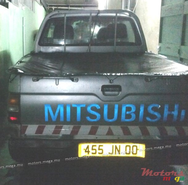 2000' Mitsubishi photo #6