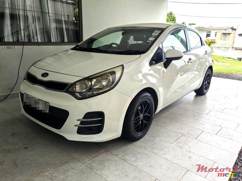2015' Kia Rio photo #1