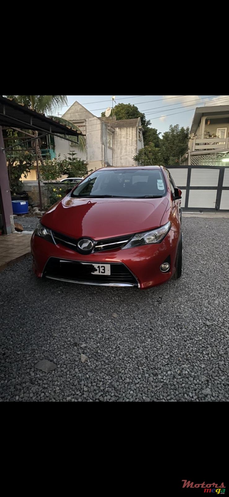 2013' Toyota Auris photo #1