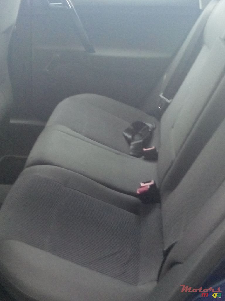 2004' Volkswagen Polo photo #3