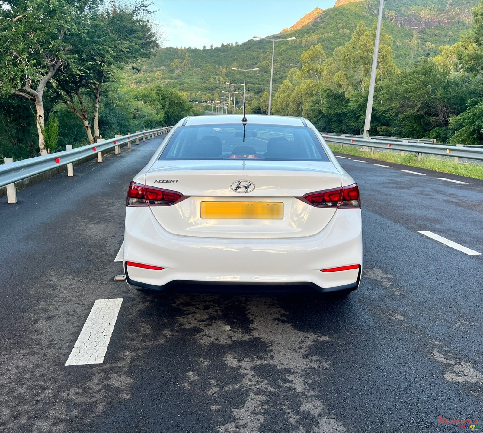 2019' Hyundai Accent photo #4
