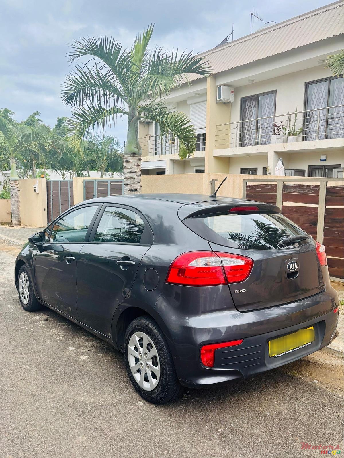 2015' Kia Rio photo #4