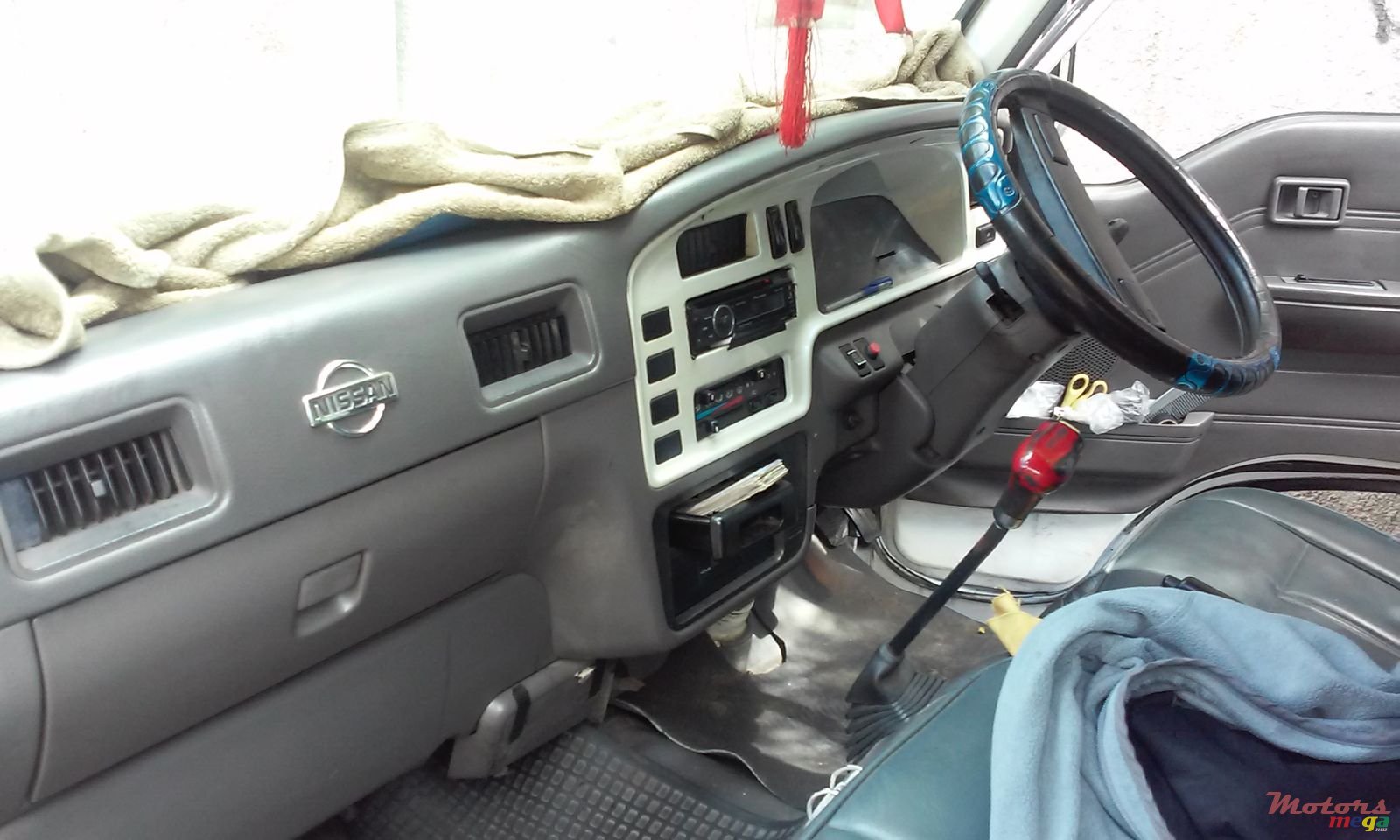 1999' Nissan Urvan photo #2