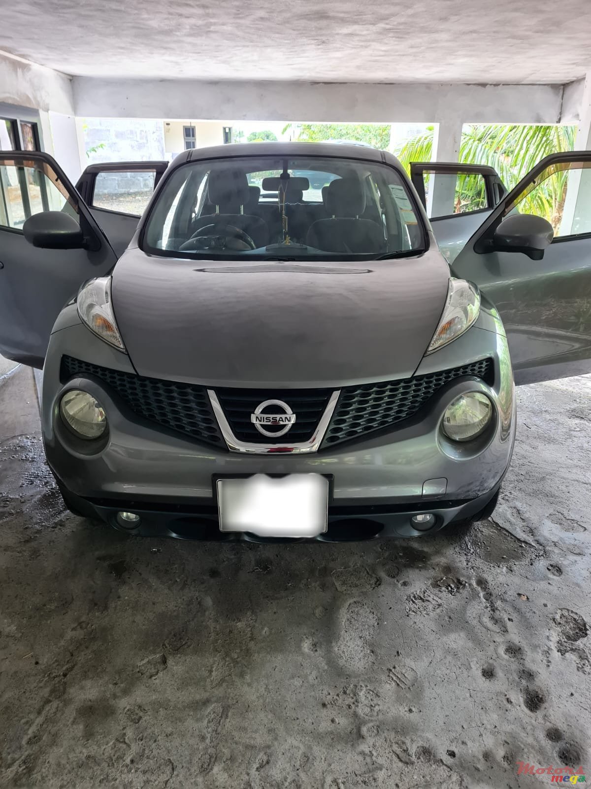 2012' Nissan photo #1