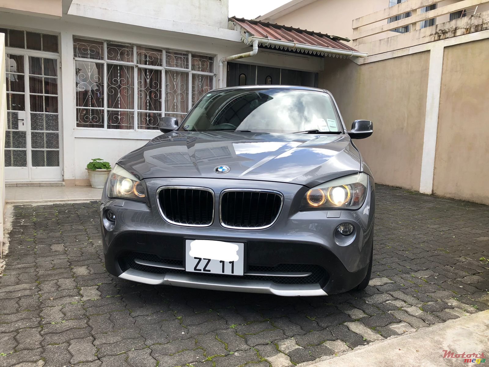 2011' BMW X1 Sdrive 18i photo #1