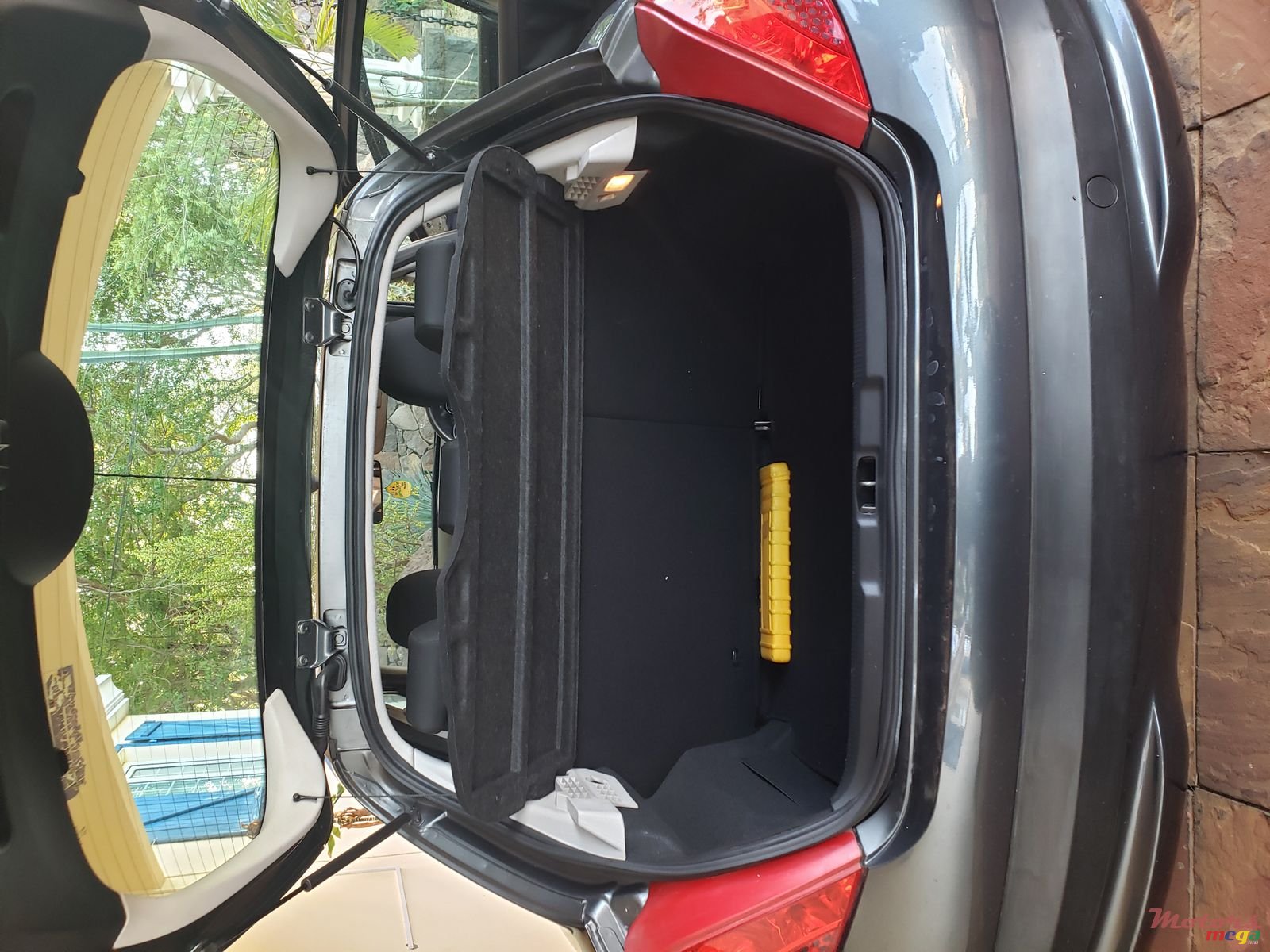 2012' Peugeot 207 photo #3