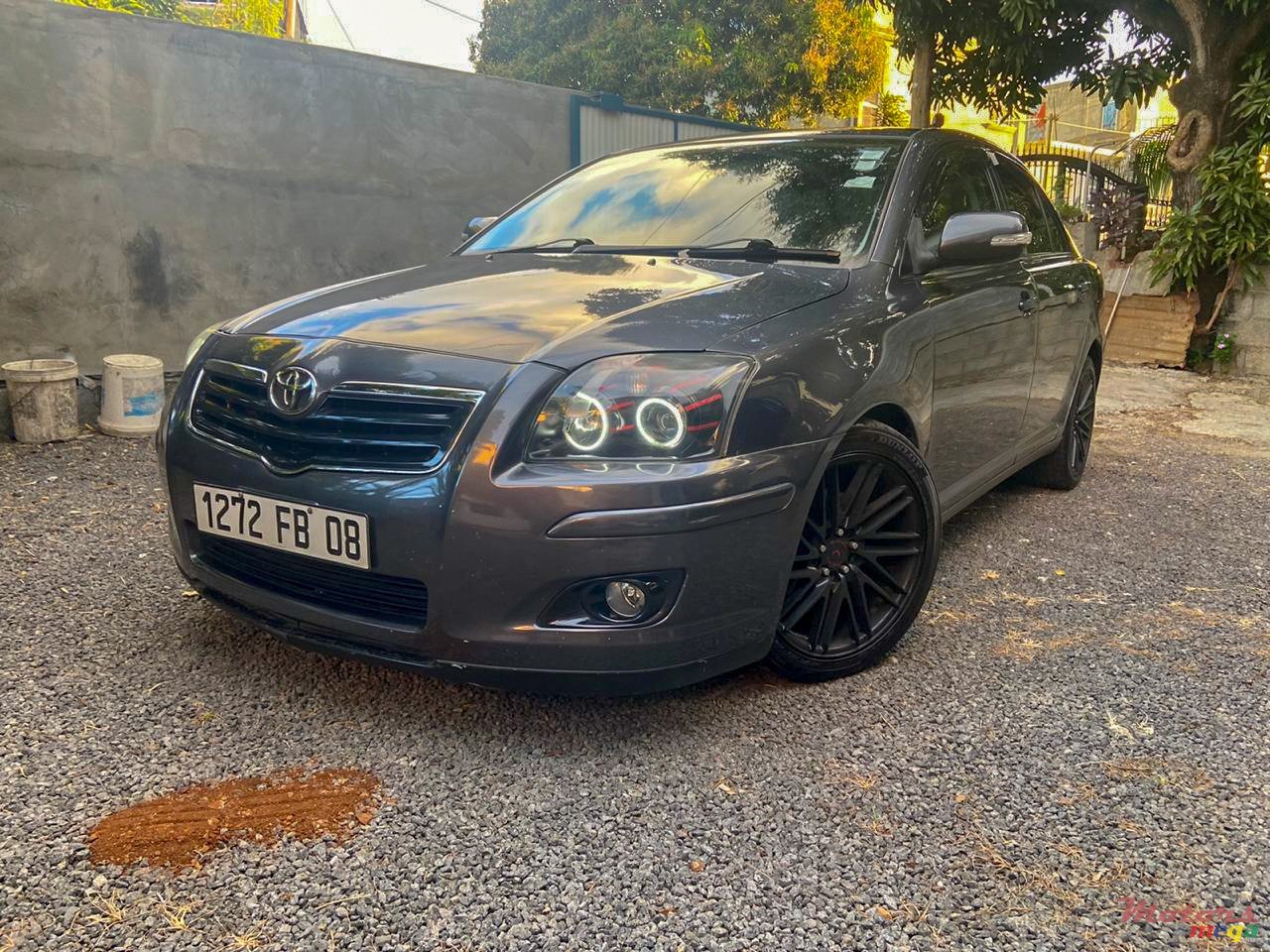 2008' Toyota Avensis photo #1